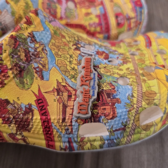 DISNEY Vault 50th Crocs - Picture 8 of 10